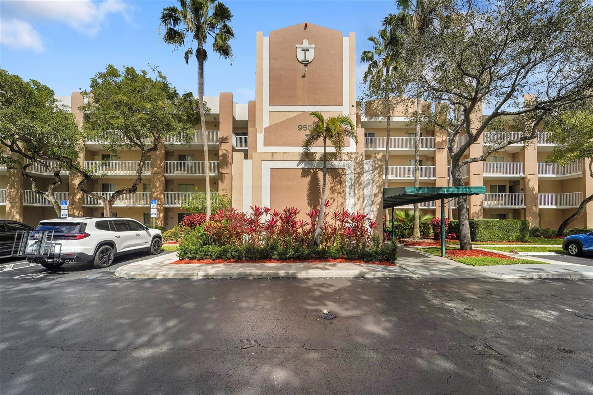 9537 Weldon Circle, Unit 202, Fort Lauderdale, FL 33321 Photo