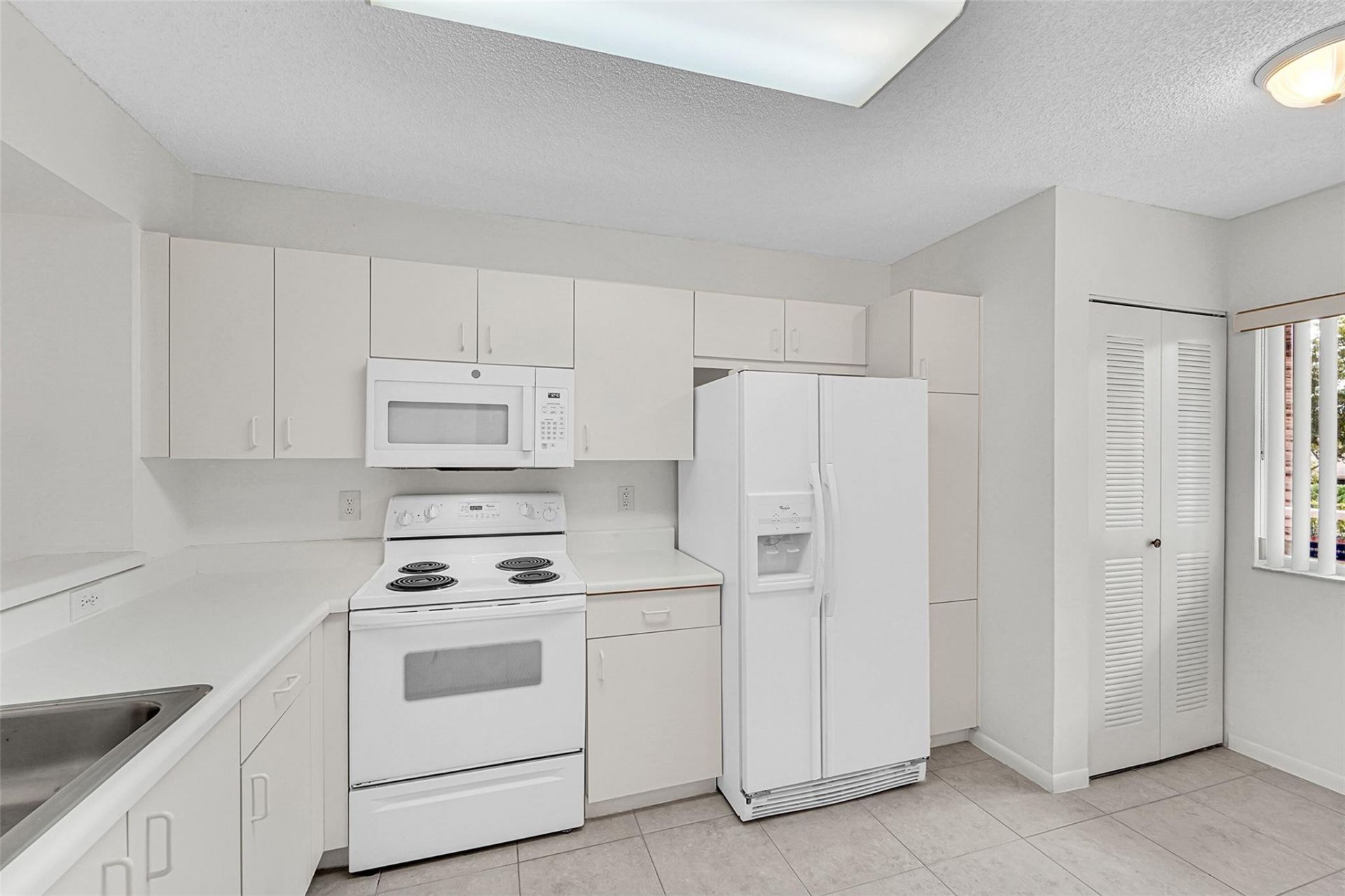 9537 Weldon Circle, Unit 202, Fort Lauderdale, FL 33321 Photo