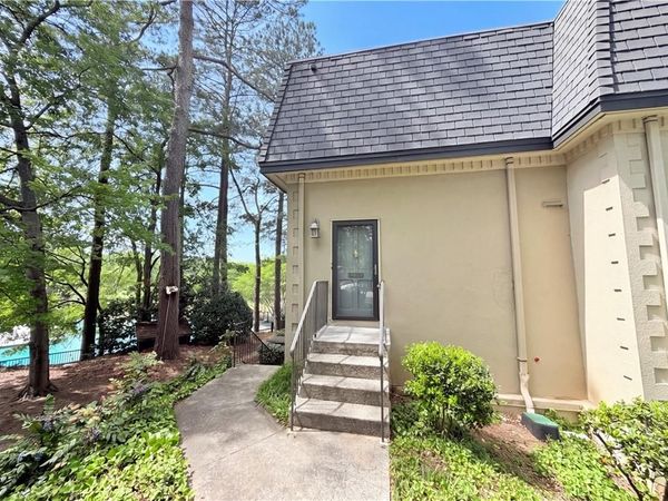 27 Chaumont Square NW, Atlanta, GA 30327