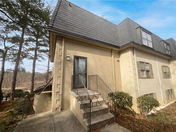 27 Chaumont Square NW, Atlanta, GA 30327