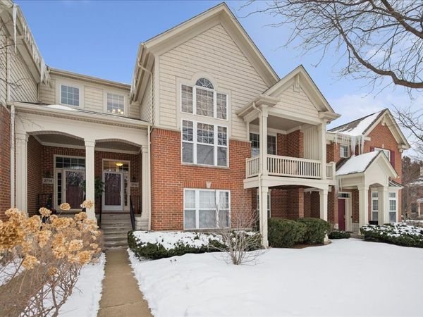 2710 Langley Circle, Glenview, IL 60025