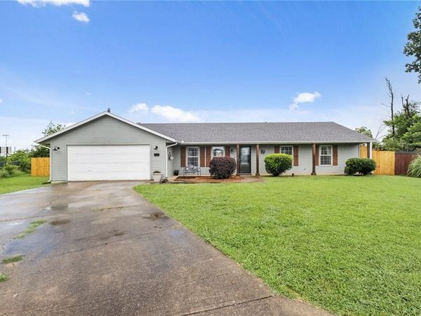 821 N 12th Terrace, Rogers, AR 72756
