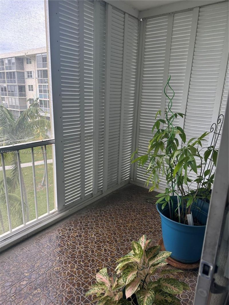 2855 Leonard Dr, Unit H411, Aventura, FL 33160 Photo