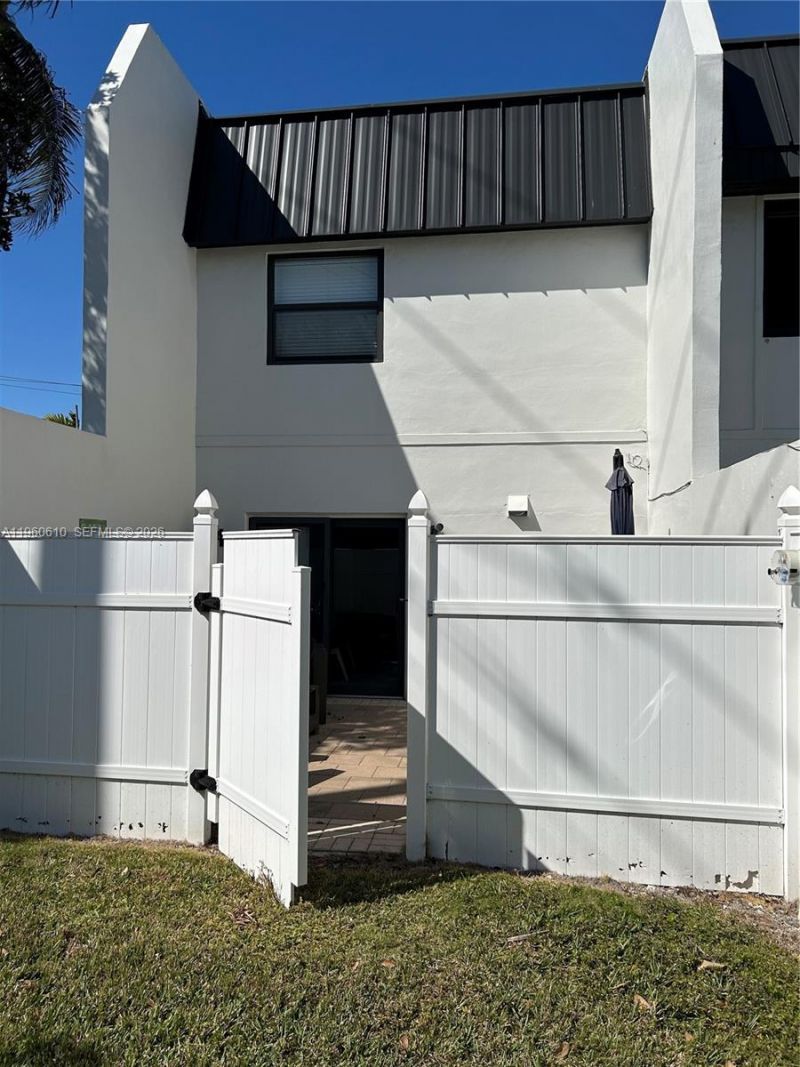 5555 Ludlam Rd, Unit 501, South Miami, FL 33155 Photo