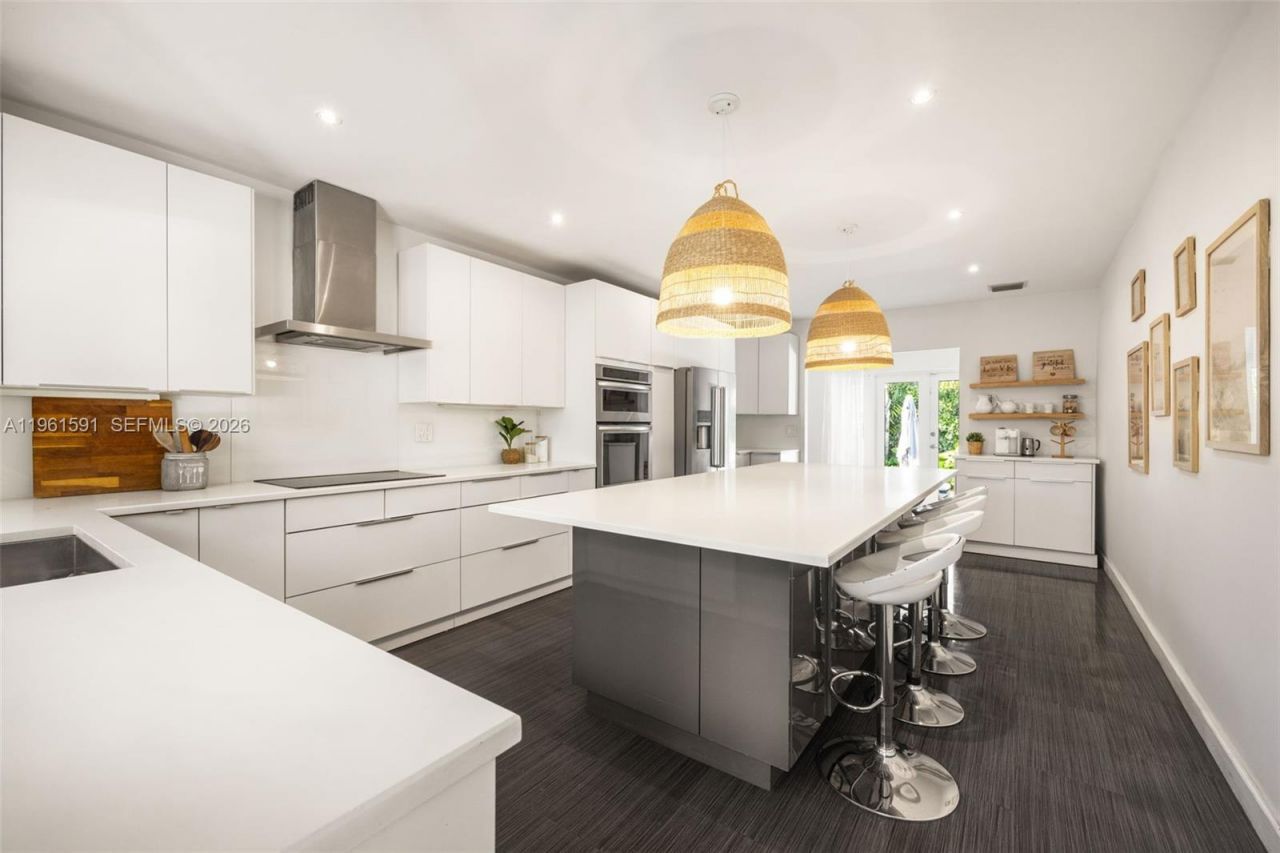 1101 Coral Way, Coral Gables, FL 33134 Photo