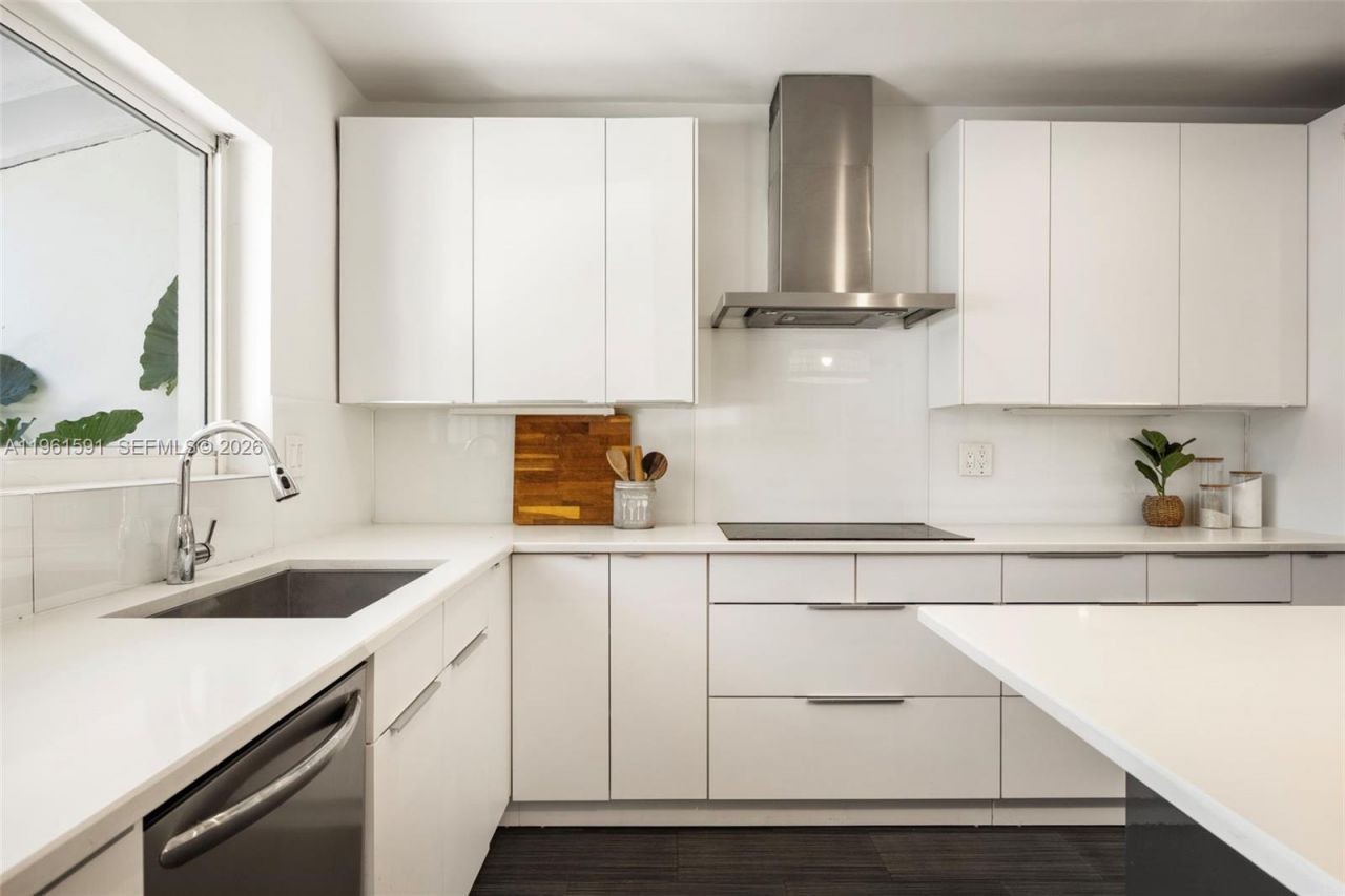 1101 Coral Way , Coral Gables, FL 33134 Photo