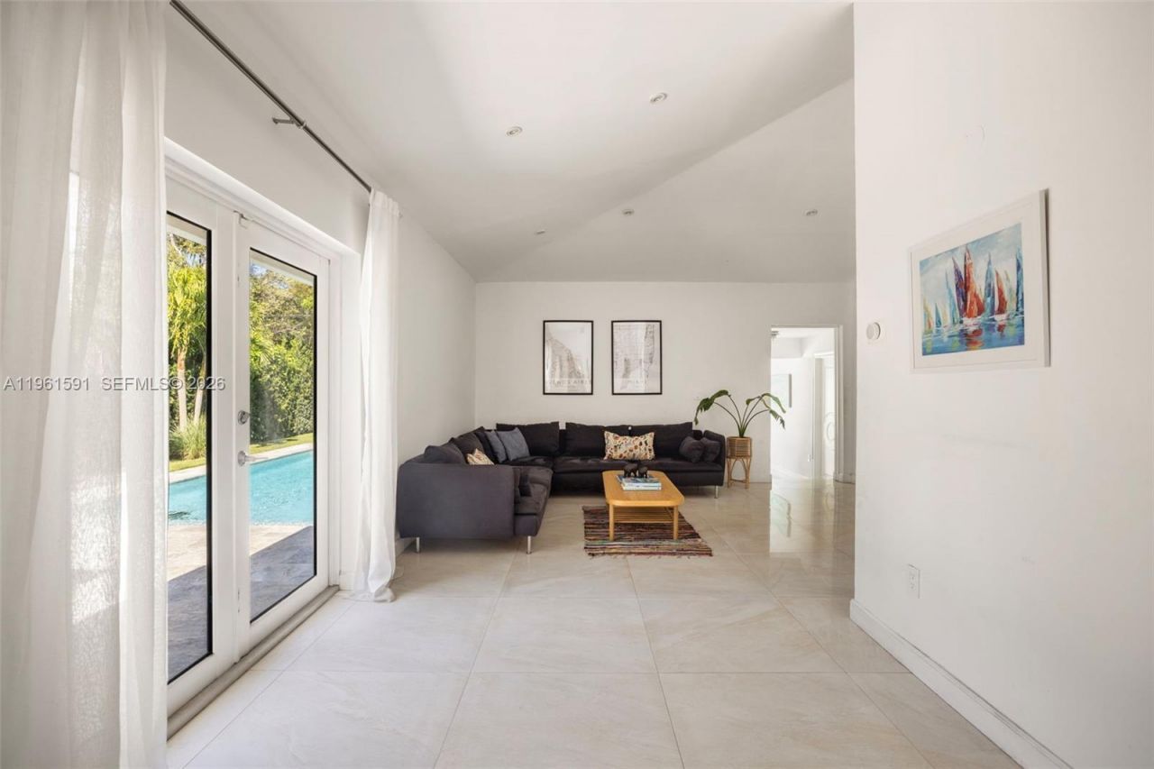 1101 Coral Way , Coral Gables, FL 33134 Photo