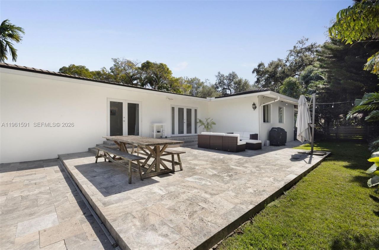 1101 Coral Way, Coral Gables, FL 33134 Photo