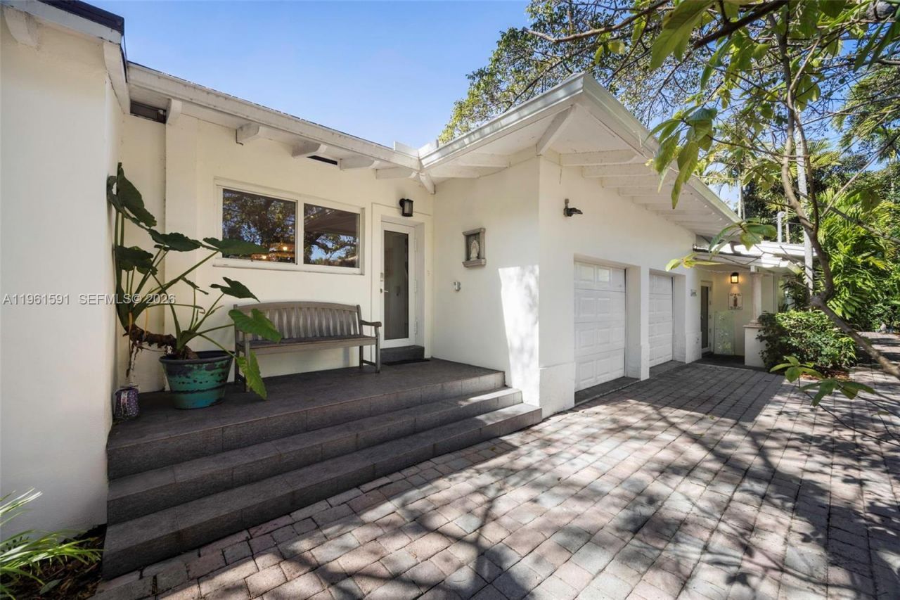 1101 Coral Way, Coral Gables, FL 33134 Photo
