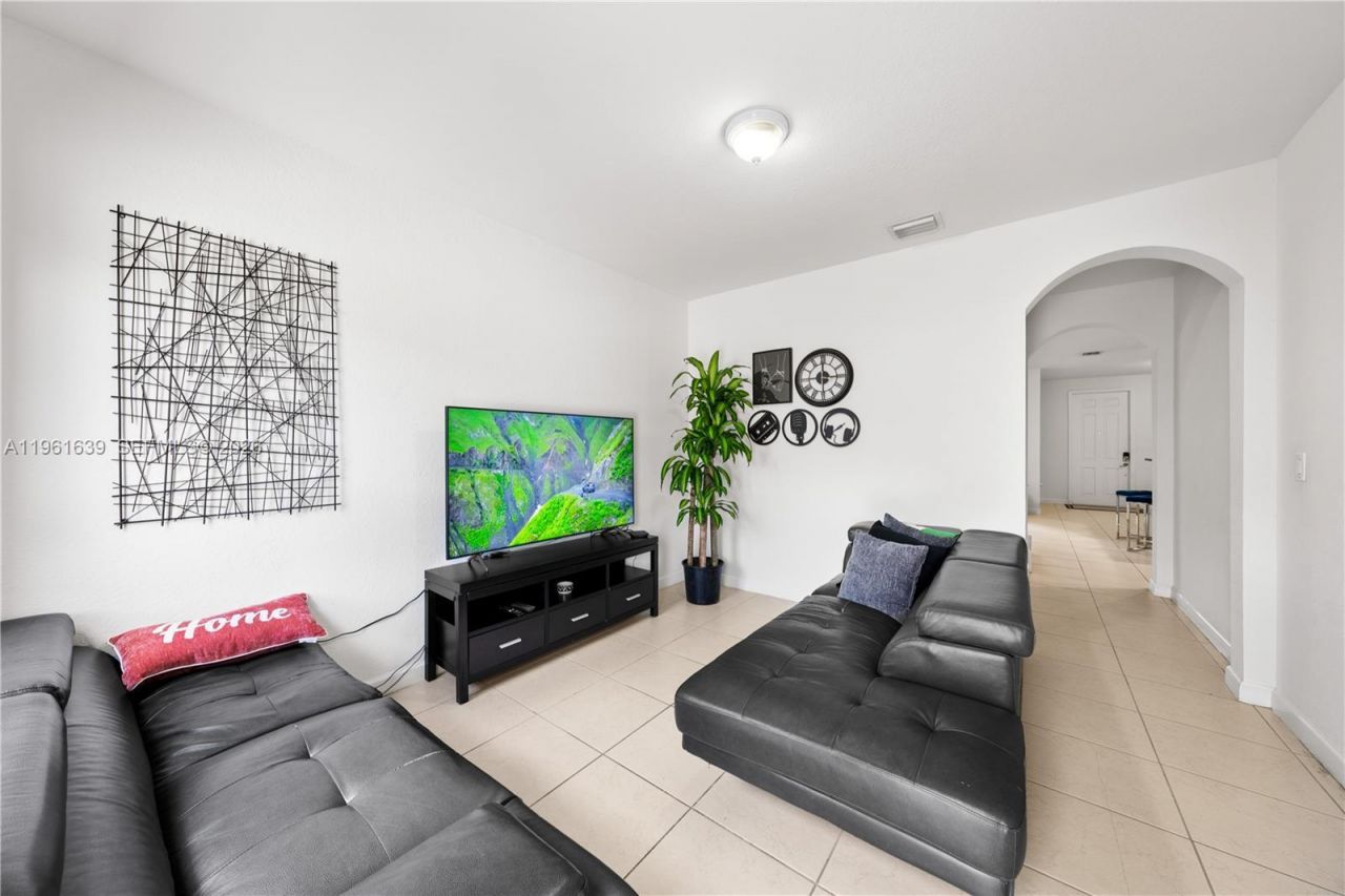 16958 SW 92nd St, Unit 16958, Miami, FL 33196 Photo