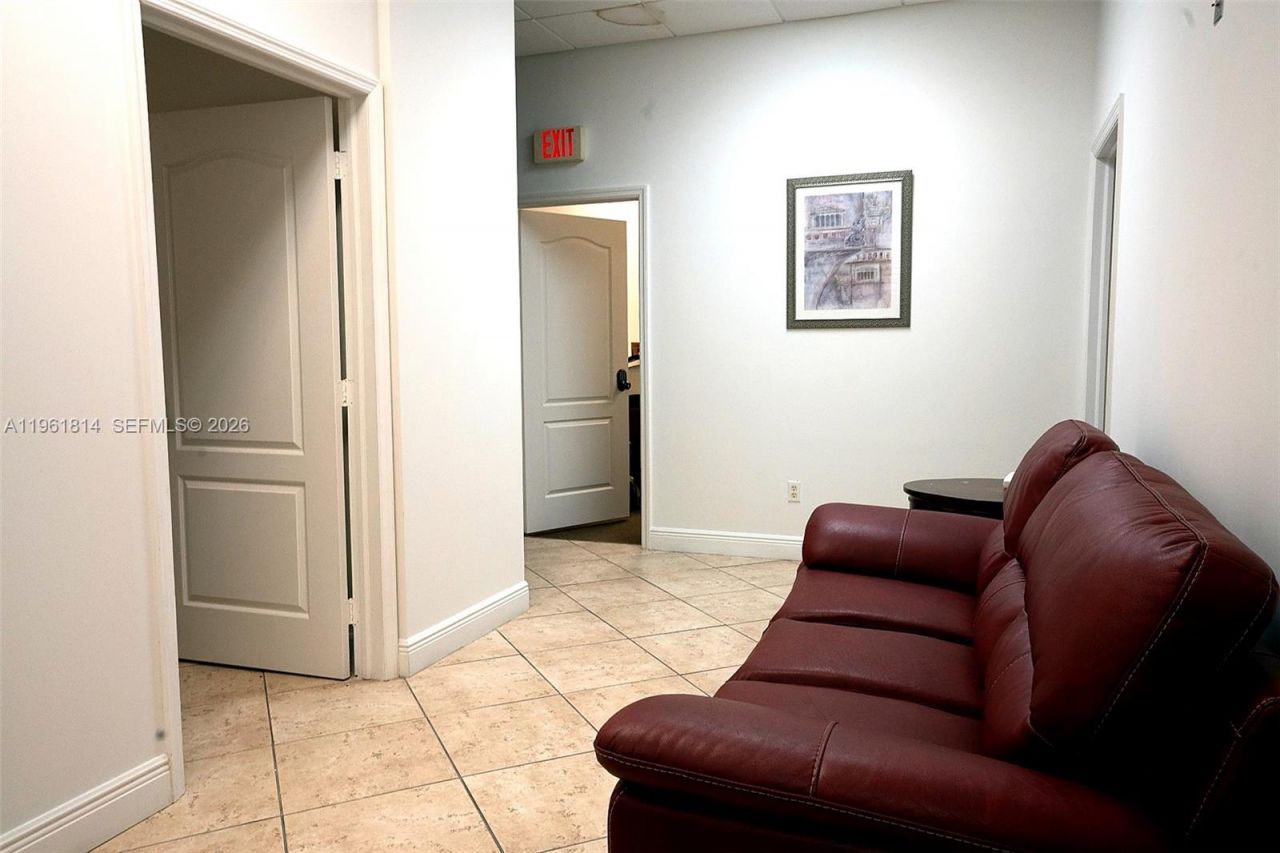 5791 NW 151st St, Unit 5791-A, Miami Lakes, FL 33014 Photo