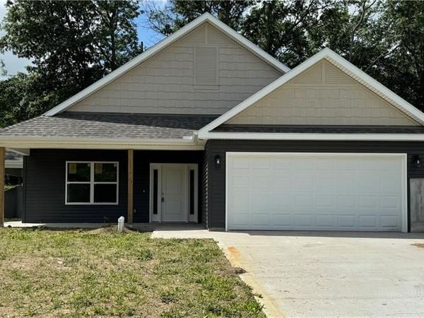 974 E Market Street, Warrensburg, MO 64093