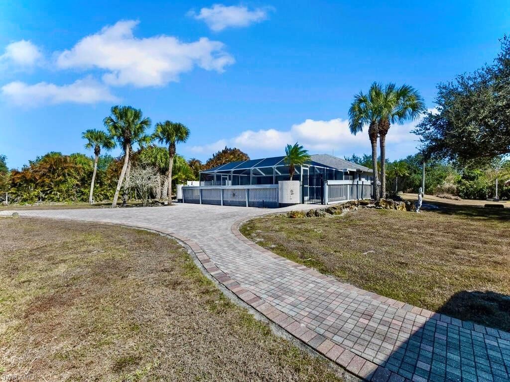 409 Edison Ave, Lehigh Acres, FL 33972 Photo