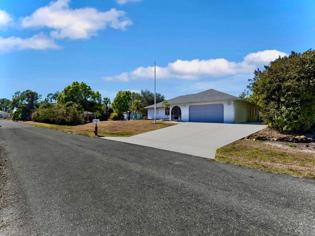 409 Edison Ave, Lehigh Acres, FL 33972 Photo