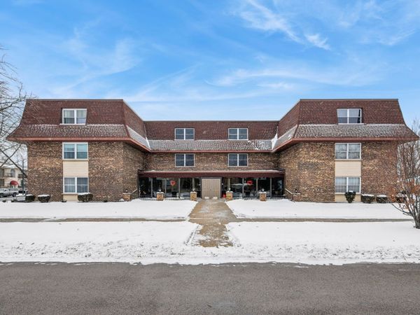 475 SHENSTONE Road, Unit 304, Riverside, IL 60546