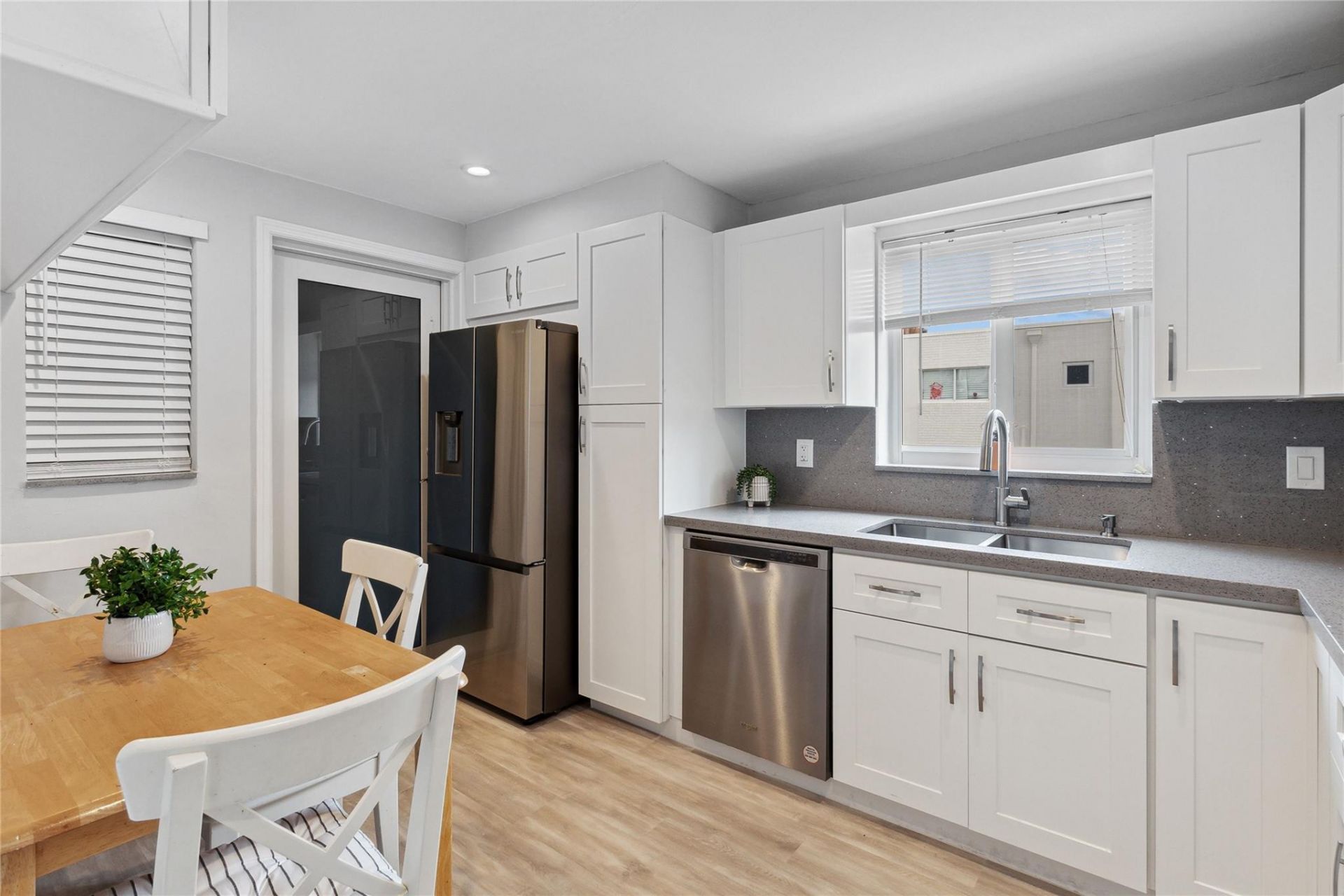 320 S Surf Road, Unit 301, Hollywood, FL 33019 Photo