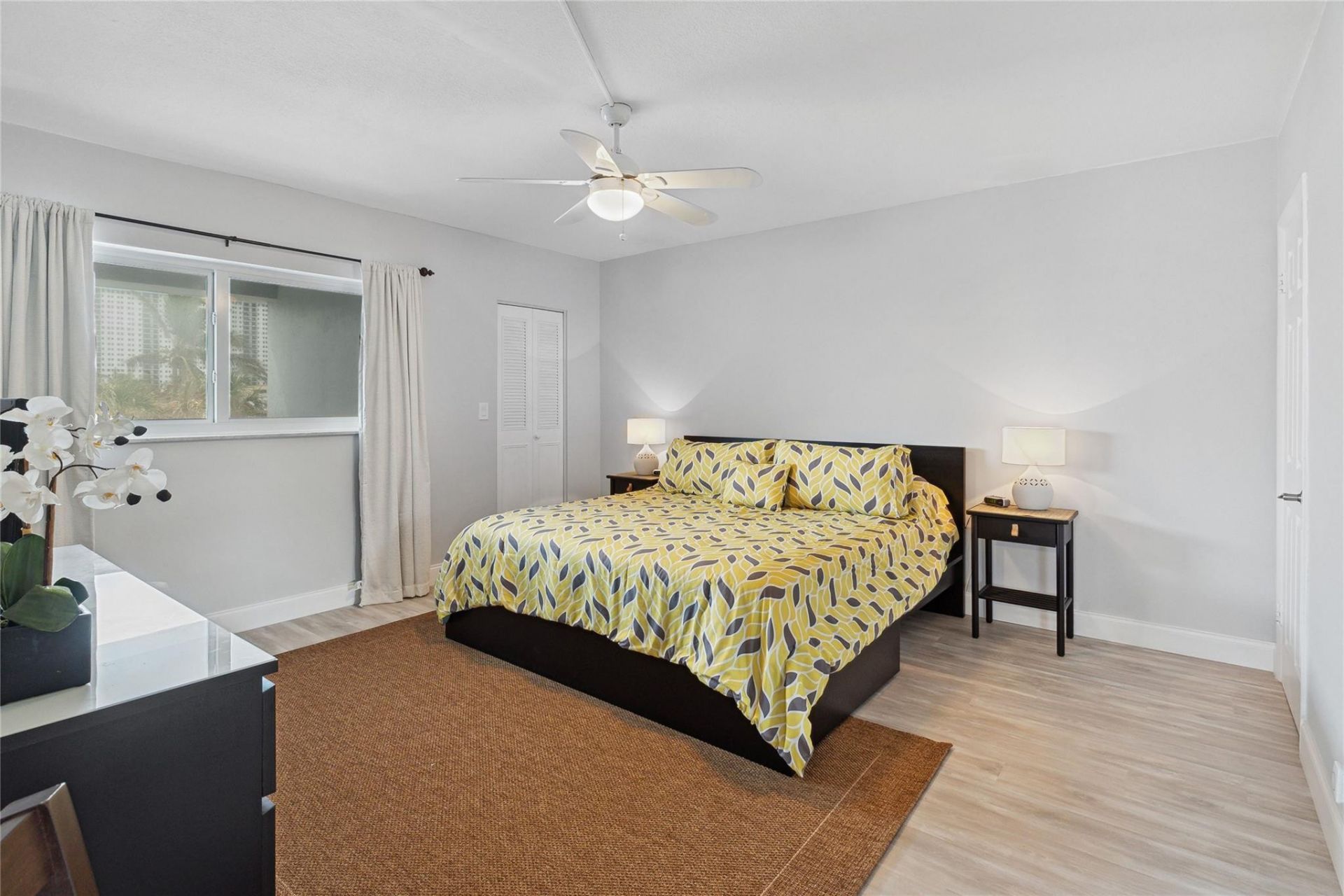 320 S Surf Road, Unit 301, Hollywood, FL 33019 Photo