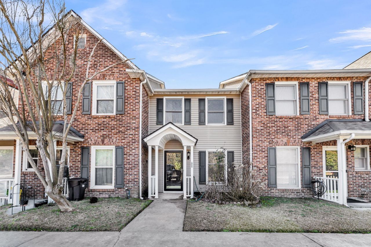 705 Reserve Way Photo 1