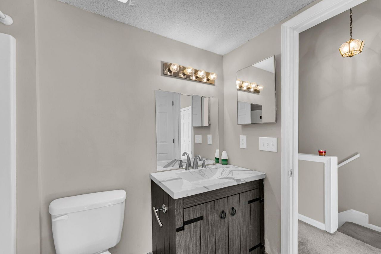 705 Reserve Way Photo 11