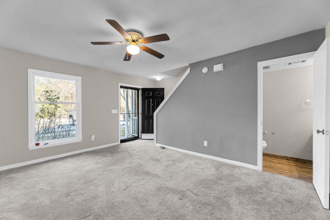 705 Reserve Way Photo 2