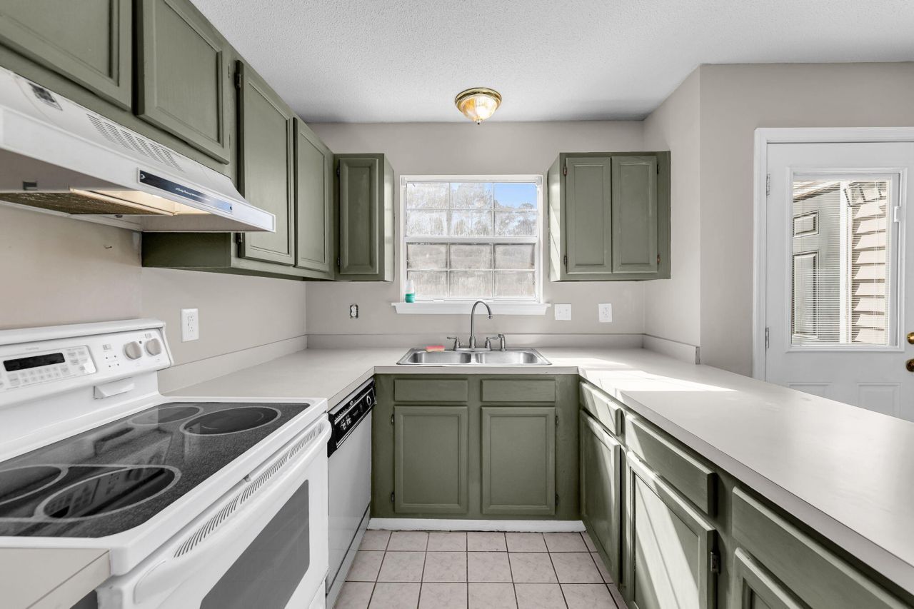 705 Reserve Way Photo 6