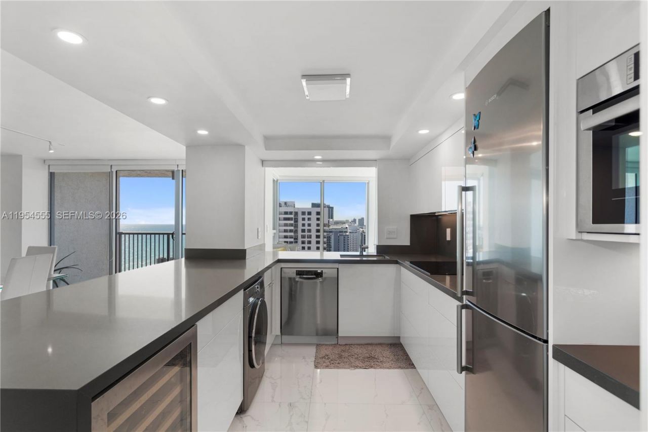 2655 Collins Ave, Unit PH06/08, Miami Beach, FL 33140 Photo