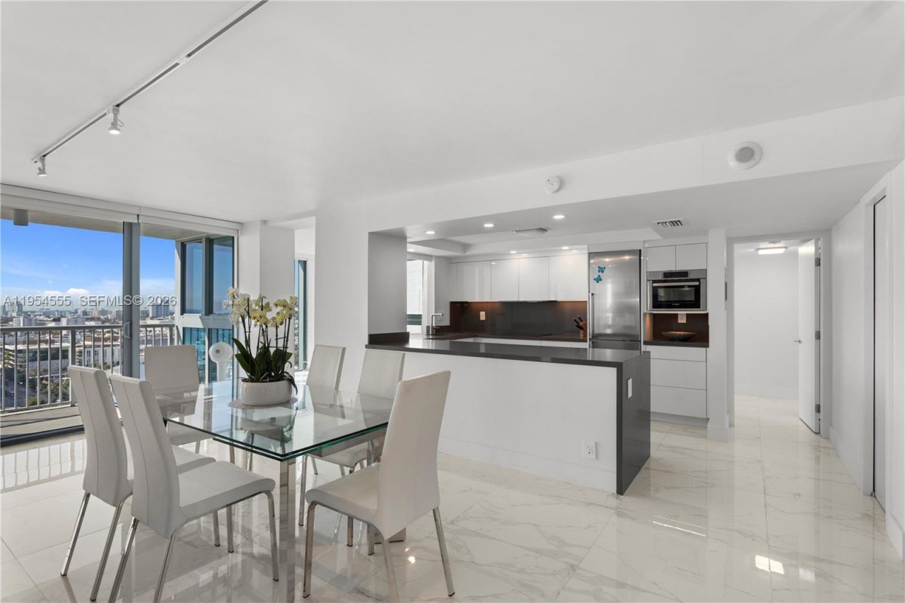 2655 Collins Ave, Unit PH06/08, Miami Beach, FL 33140 Photo