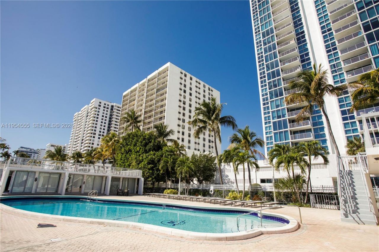 2655 Collins Ave, Unit PH06/08, Miami Beach, FL 33140 Photo