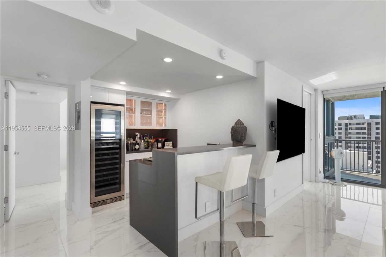 2655 Collins Ave, Unit PH06/08, Miami Beach, FL 33140 Photo