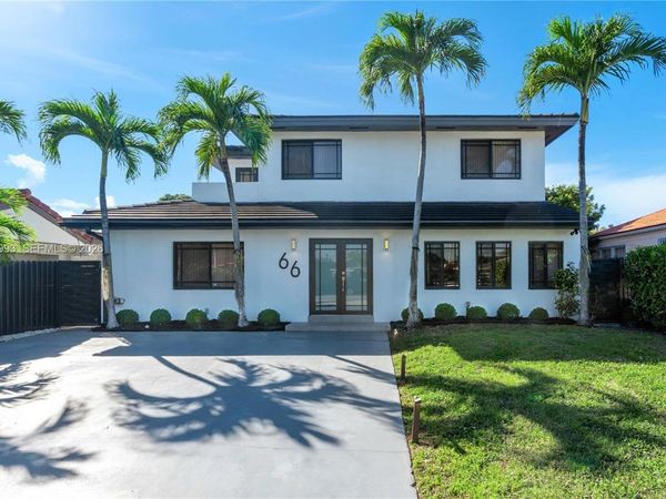 66 NW 73rd Place , Miami, FL 33126
