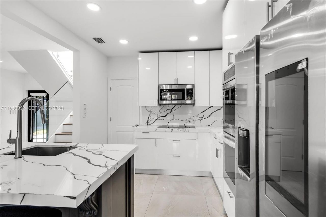 66 NW 73rd Place , Miami, FL 33126 Photo