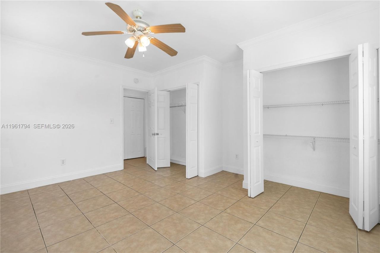 315 69th St, Unit 112, Miami Beach, FL 33141 Photo