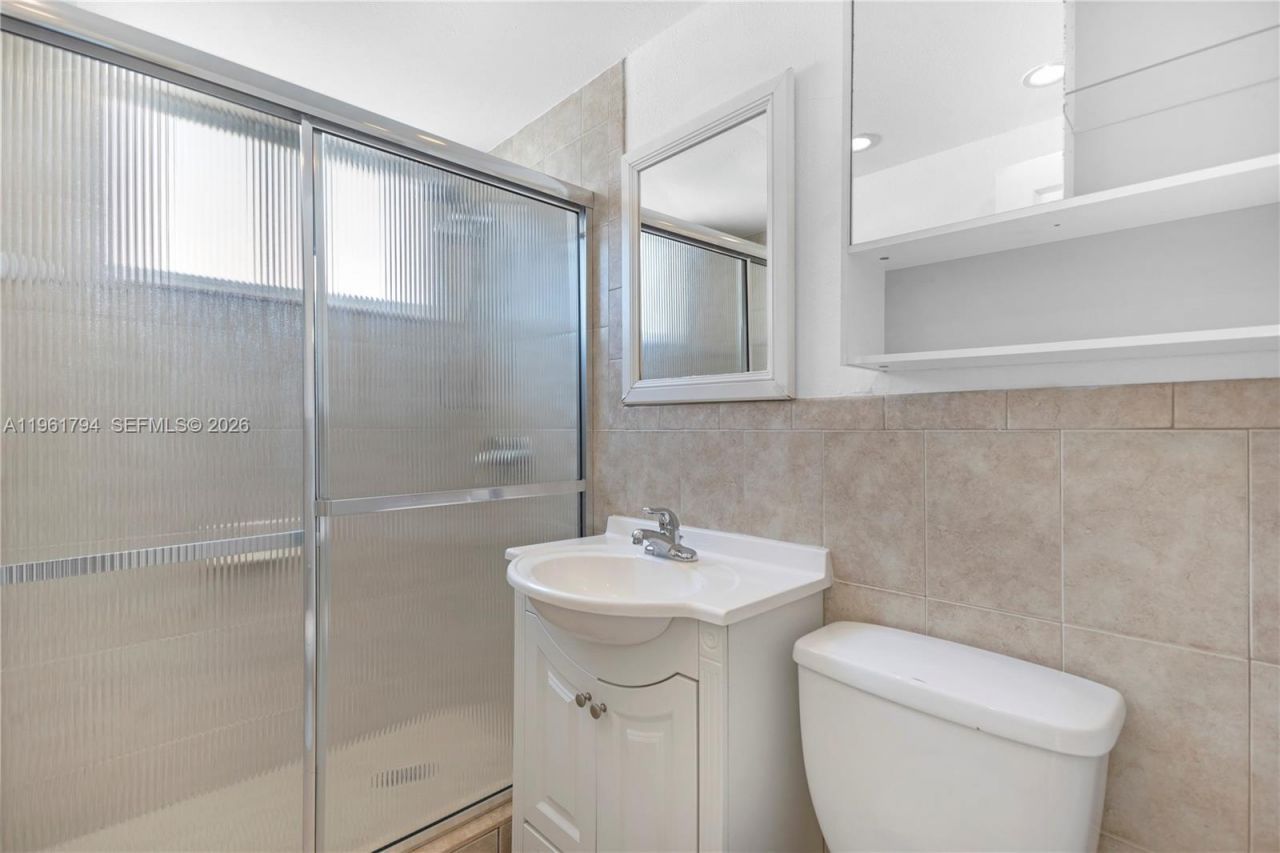 315 69th St, Unit 112, Miami Beach, FL 33141 Photo