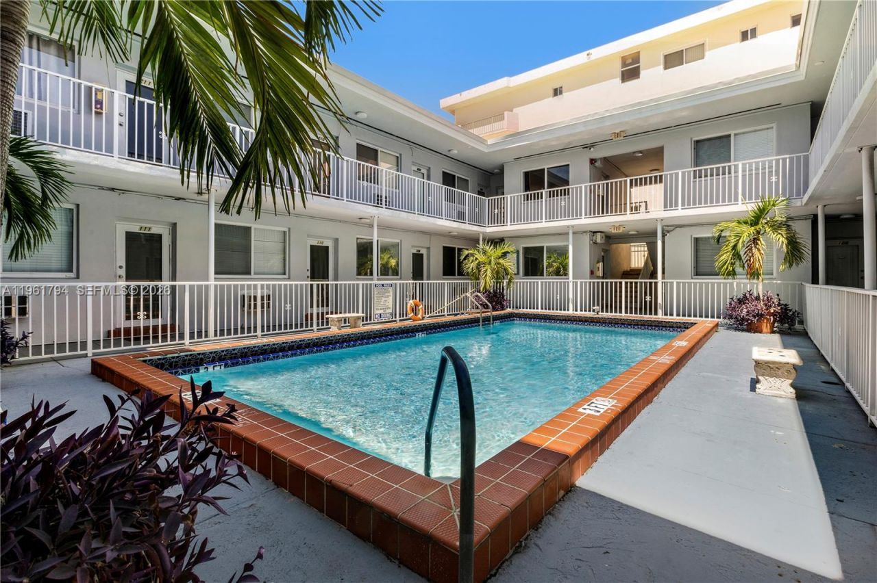 315 69th St, Unit 112, Miami Beach, FL 33141 Photo