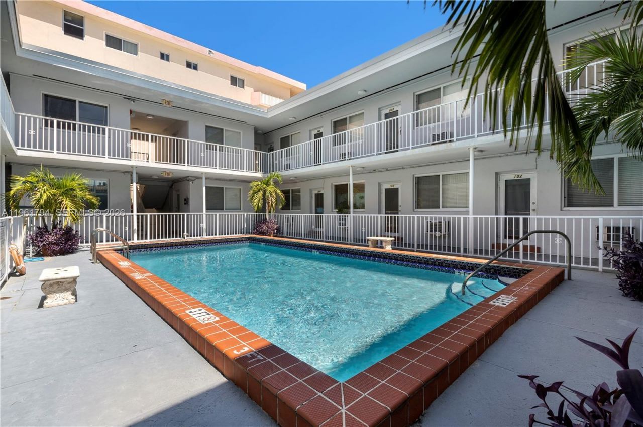 315 69th St, Unit 112, Miami Beach, FL 33141 Photo