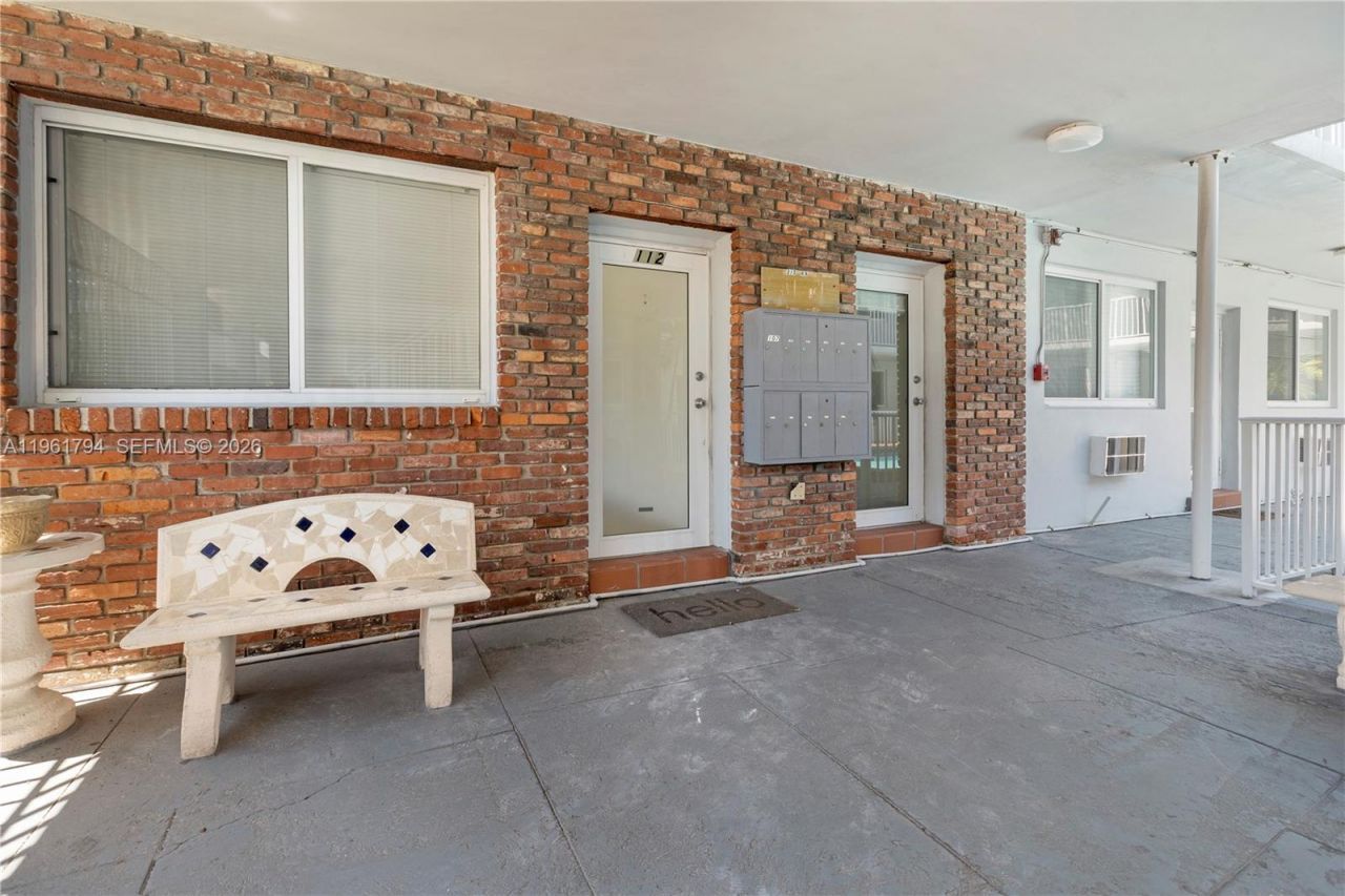 315 69th St, Unit 112, Miami Beach, FL 33141 Photo