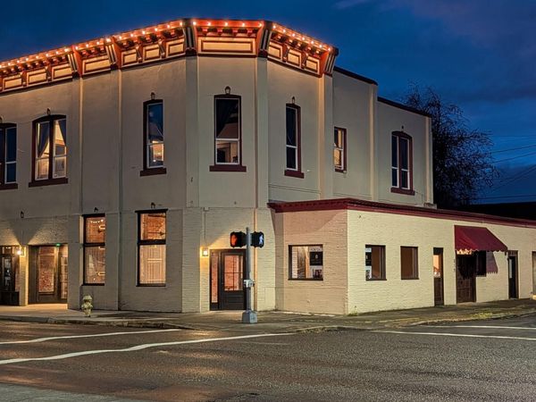 811 E 1st Street, Newberg, OR 97132