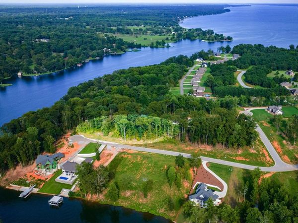 844 Bridgewater Dr, Florence, AL