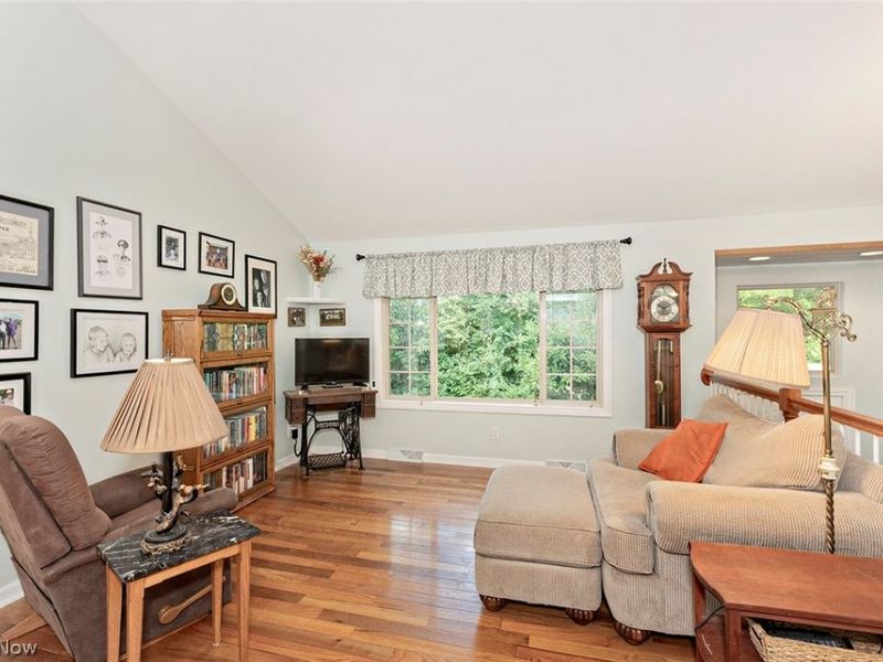 10955 Auburn Road, Chardon, OH 44024 Photo 5