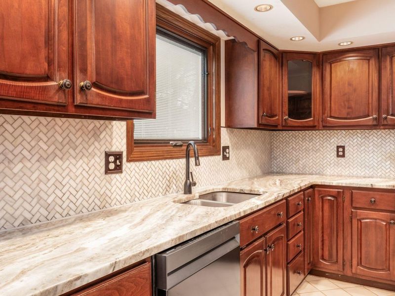 890 Pipestone Drive, Columbus, OH 43235 Photo 18