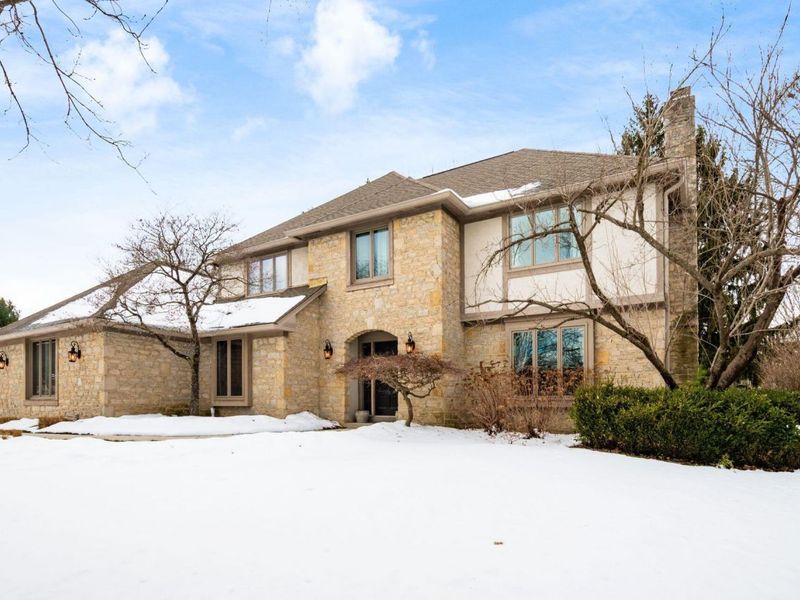 890 Pipestone Drive, Columbus, OH 43235 Photo 3