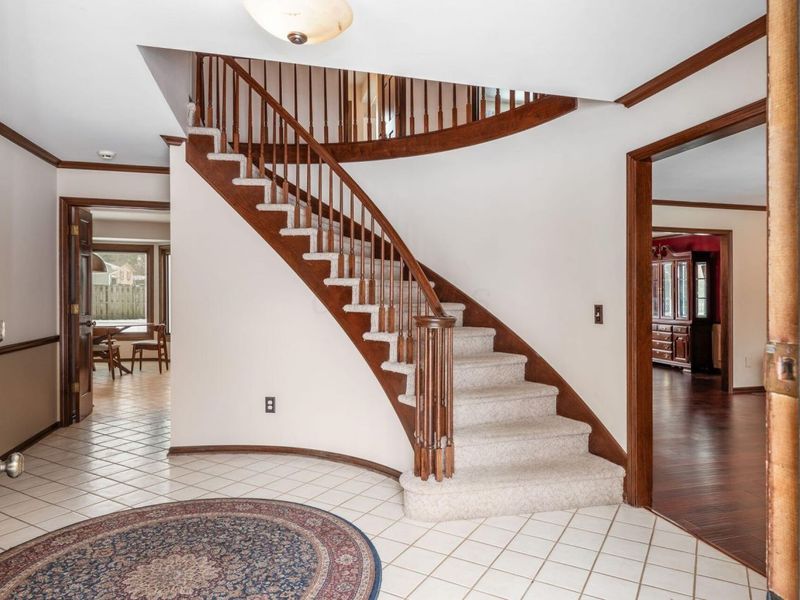 890 Pipestone Drive, Columbus, OH 43235 Photo 6