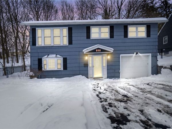 310 Gordon Parkway, Syracuse, NY 13219