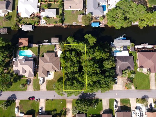 1621 Mauna Kea Court, Gulf Breeze, FL 32563