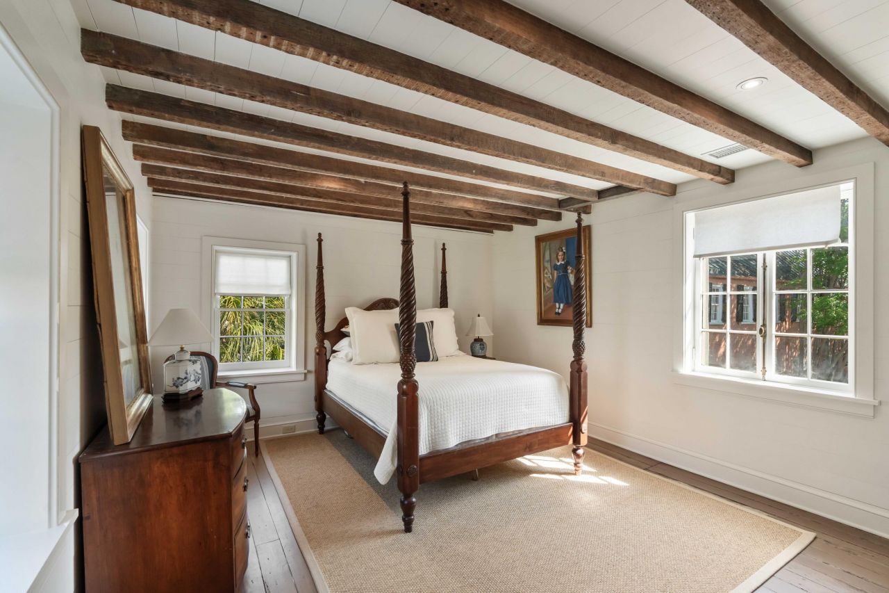 32 Society Street Photo 73