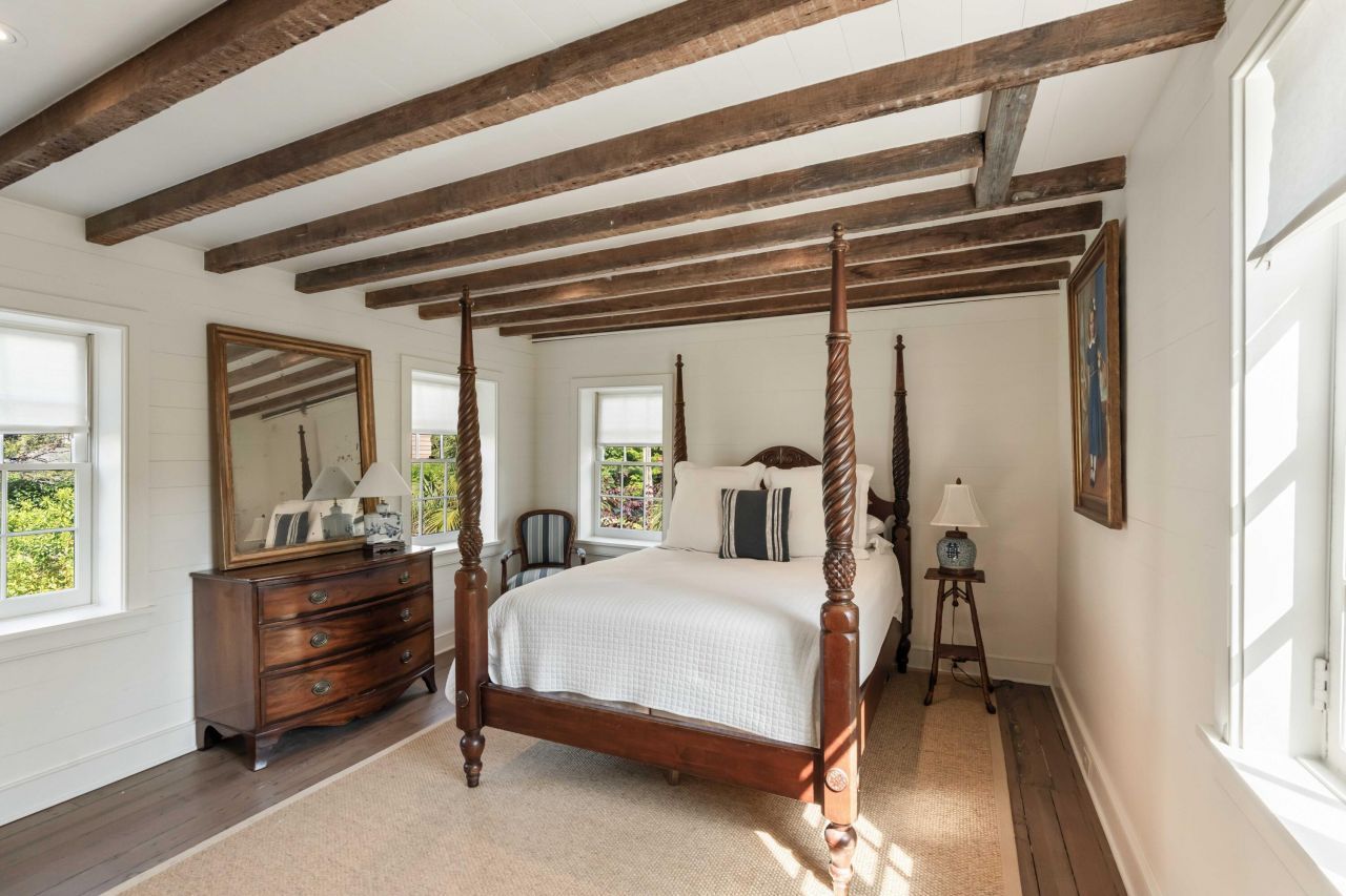 32 Society Street Photo 74