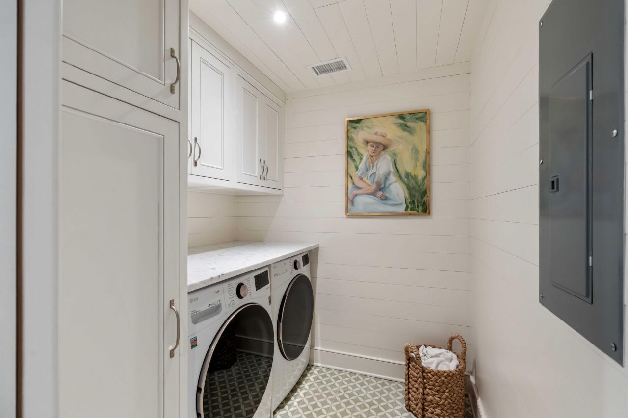 32 Society Street Photo 79