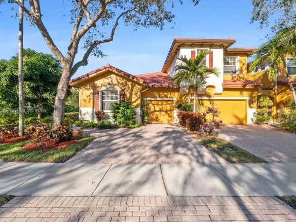 5750 NW 119th Ter, Coral Springs, FL 33076