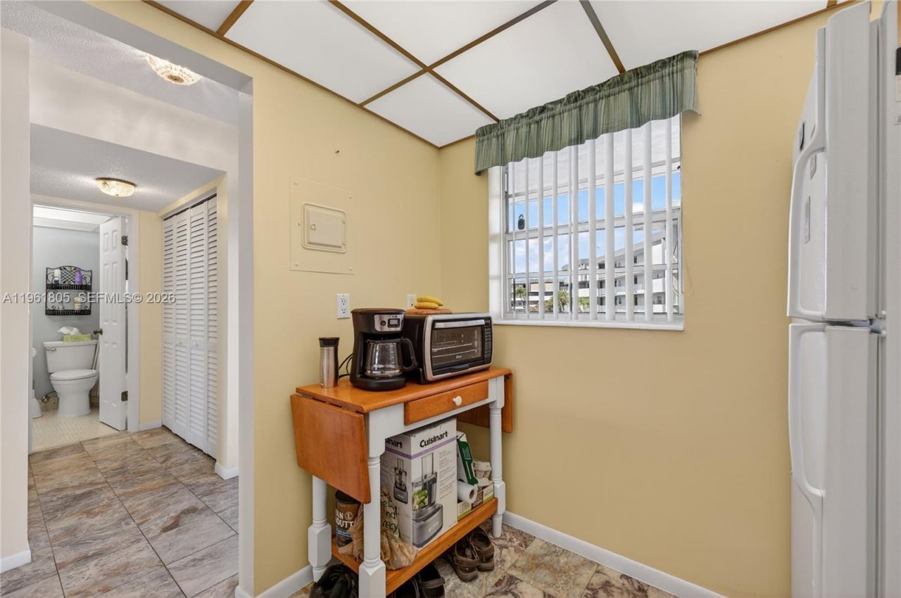2800 NW 47th Ter , Unit 205B, Lauderdale Lakes, FL 33313 Photo