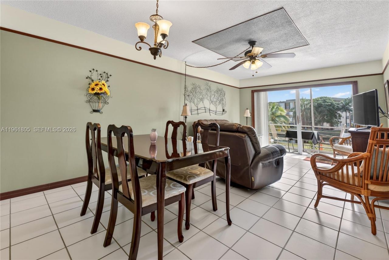 2800 NW 47th Ter , Unit 205B, Lauderdale Lakes, FL 33313 Photo